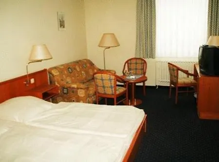 Rasthaus 3* 沙肯多夫
